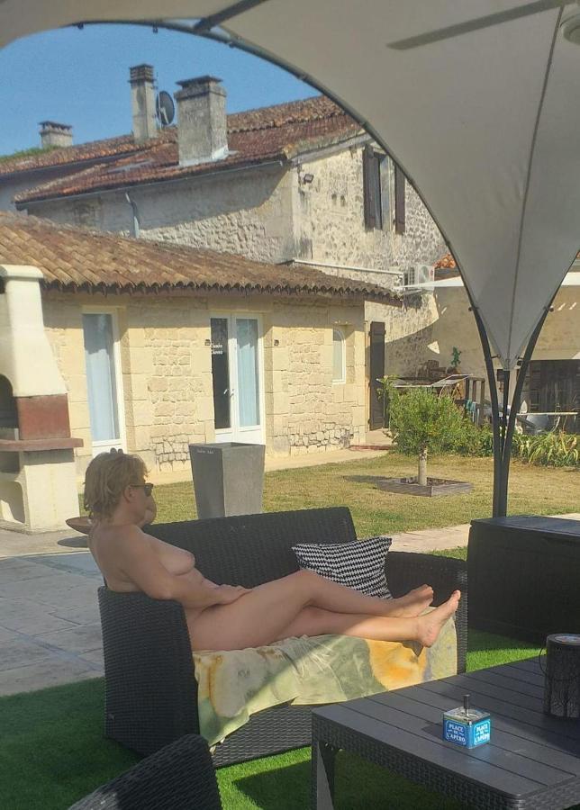 Blanzaguet-Saint-Cybard Chambre D'Hotes Naturiste Le Jardin Des Hirondelles المظهر الخارجي الصورة