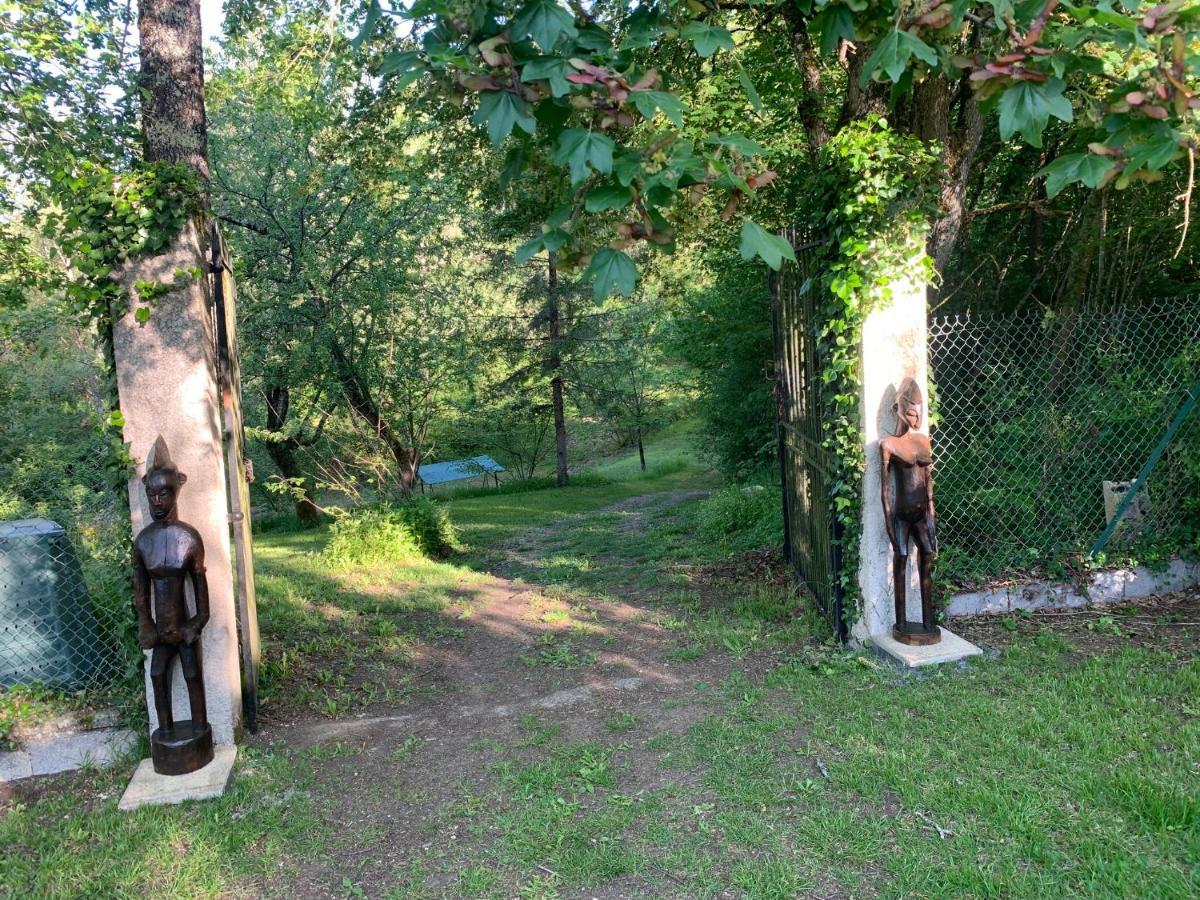 Blanzaguet-Saint-Cybard Chambre D'Hotes Naturiste Le Jardin Des Hirondelles المظهر الخارجي الصورة