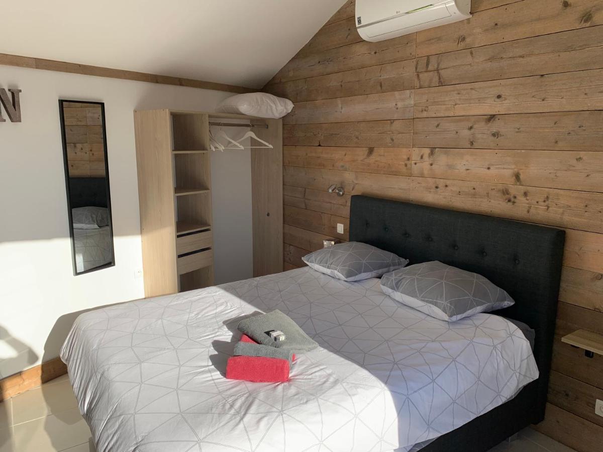 Blanzaguet-Saint-Cybard Chambre D'Hotes Naturiste Le Jardin Des Hirondelles المظهر الخارجي الصورة